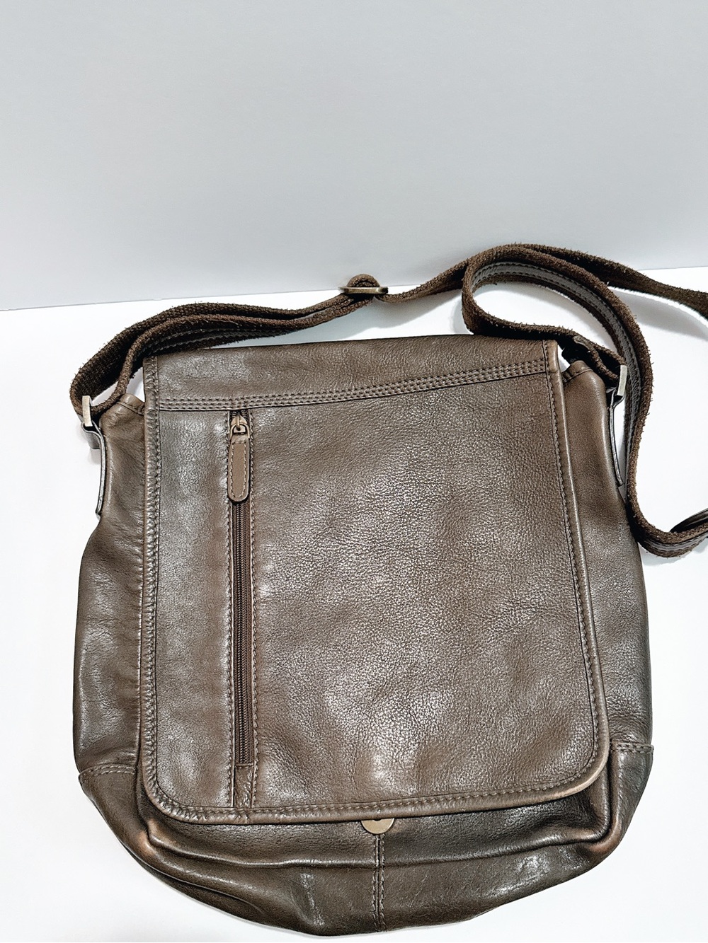 Leather Crossbody Messenger Bag in Brown
